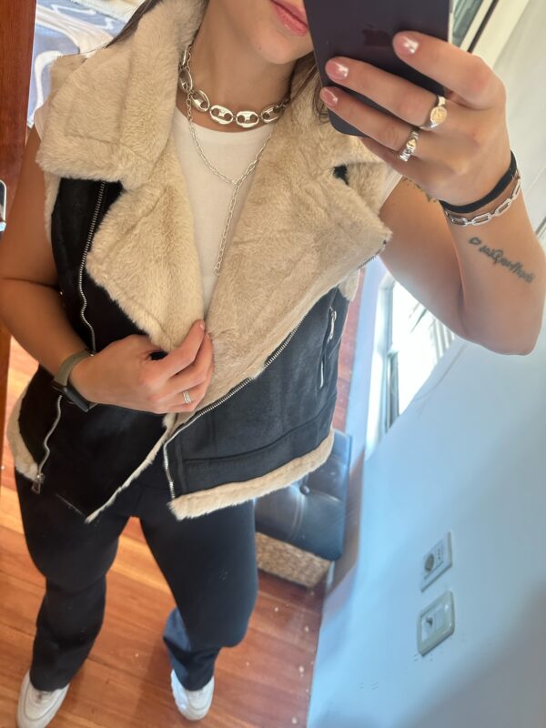 CHALECO NEGRO CHALECO ECO CUERO CON PIEL