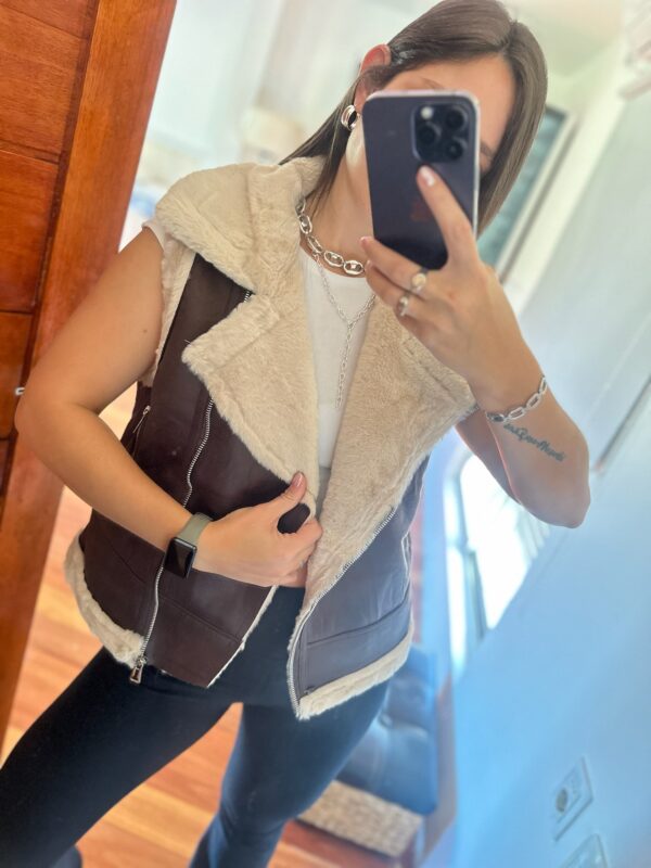 IMG_4475 CHALECO ECO CUERO CON PIEL