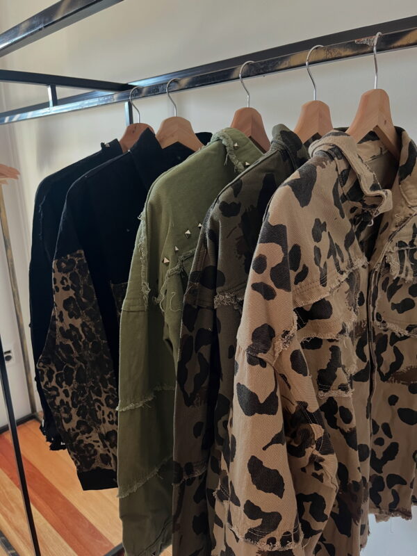 SOBRE CAMISAS SOBRE CAMISA EN JEAN