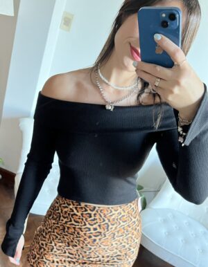 BLUSA NEGRA BLUSA NEGRA