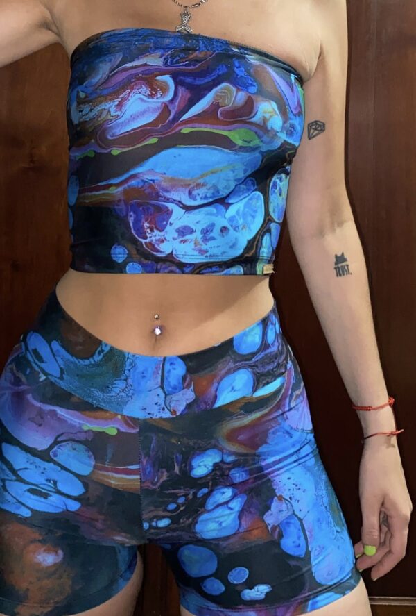 26913756-82d2-4dd8-9a8a-f51691e7244d CONJUNTO STRAPLESS CON SHORT